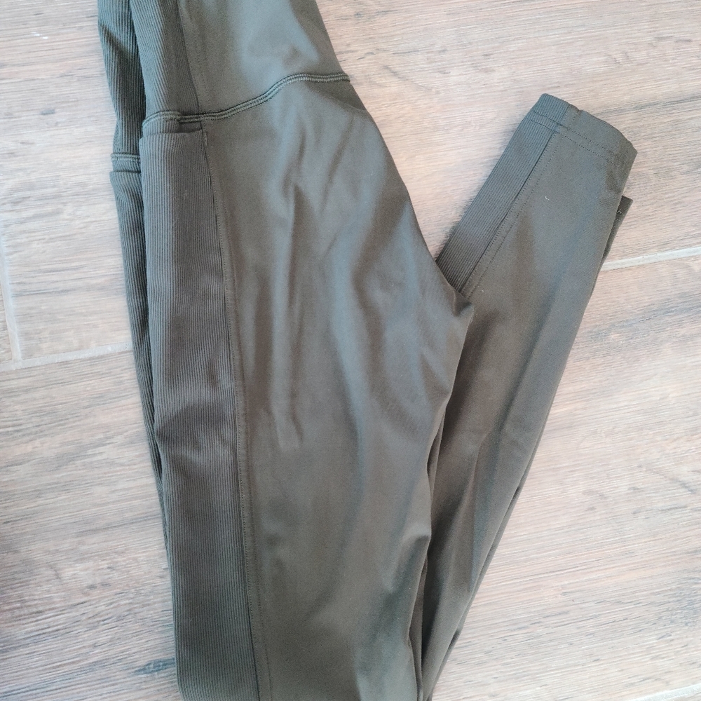 Lululemon Leggings Army Green Size 6 With Pockets